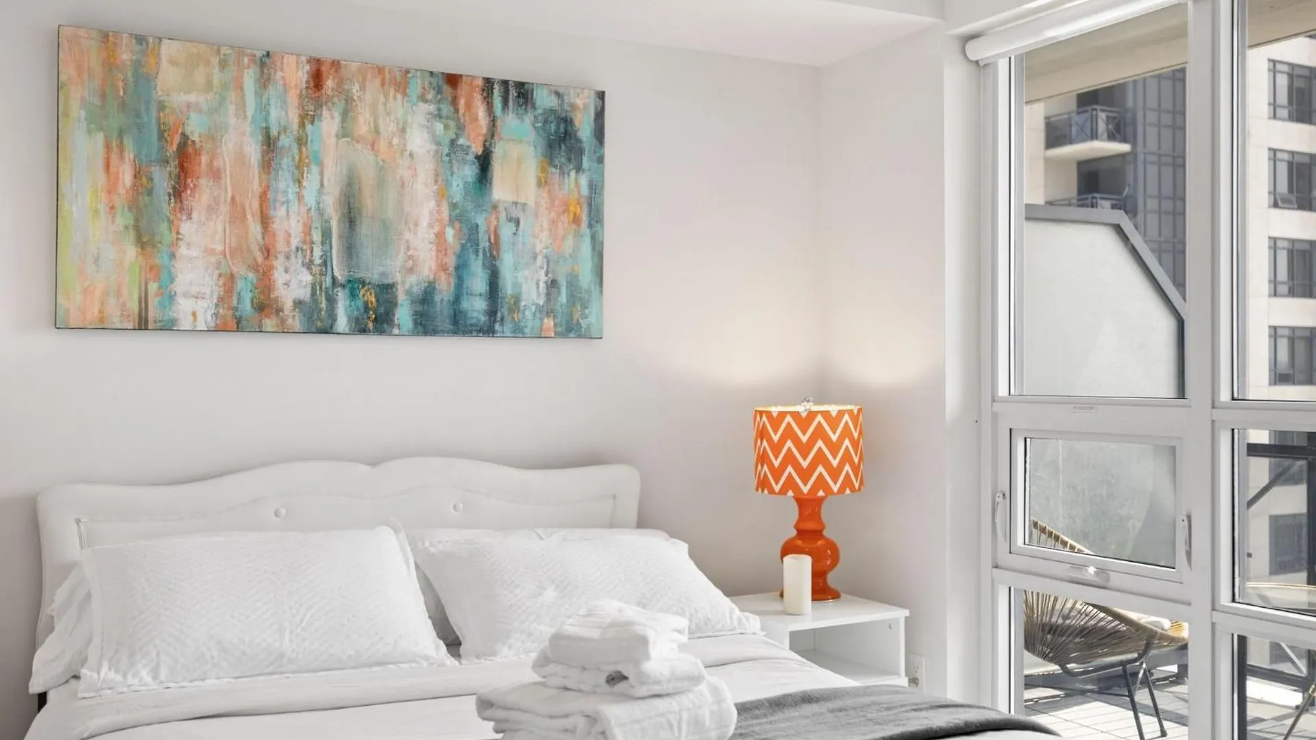 Luxury 2Bdr Condo W Pool, Hot Tub, Sauna & 10M From Airport Toronto Canada